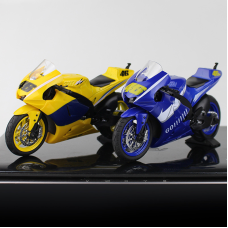 Модель перегонового мотоцикла Yamaha GP, світло/звук