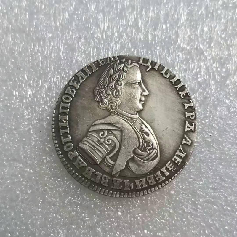 Сувенір монета Полтина 1724 року Петро 1