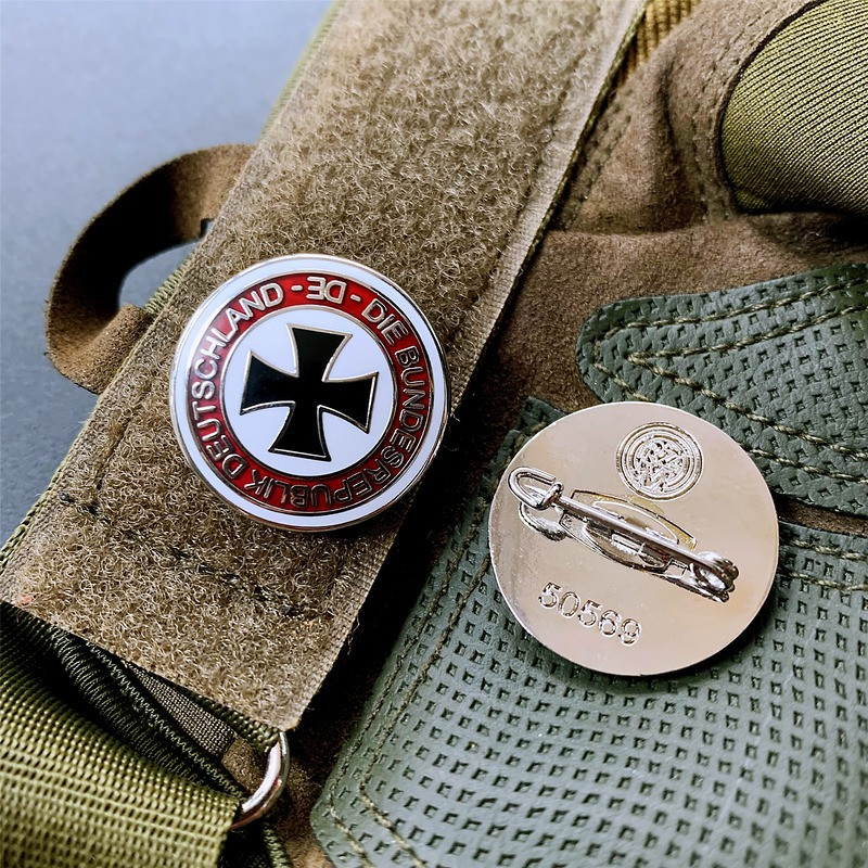 Сувенір нагрудний знак Залізного хреста Другої світової війни. Германия