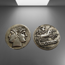 Сувенір монета Квадригат із зображенням Януса ( 235-211 рр. до н.э.)